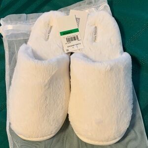 Flora Nikrooz White Plush Cozy Slip-On Slippers